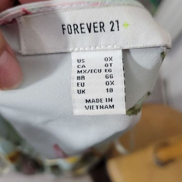 Forever 21 floral front tie blouse sz 0x - Picture 2 of 8